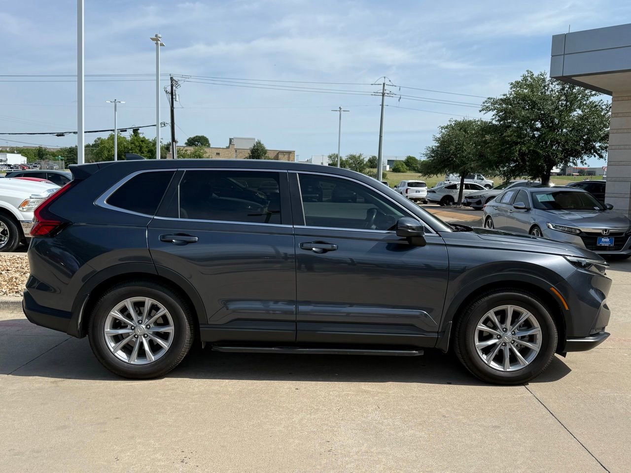 Used 2023 Honda CR-V EX-L image 7