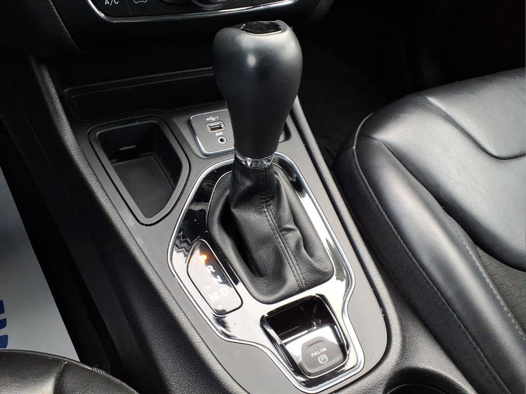 Used 2020 Jeep Cherokee Latitude Plus image 21