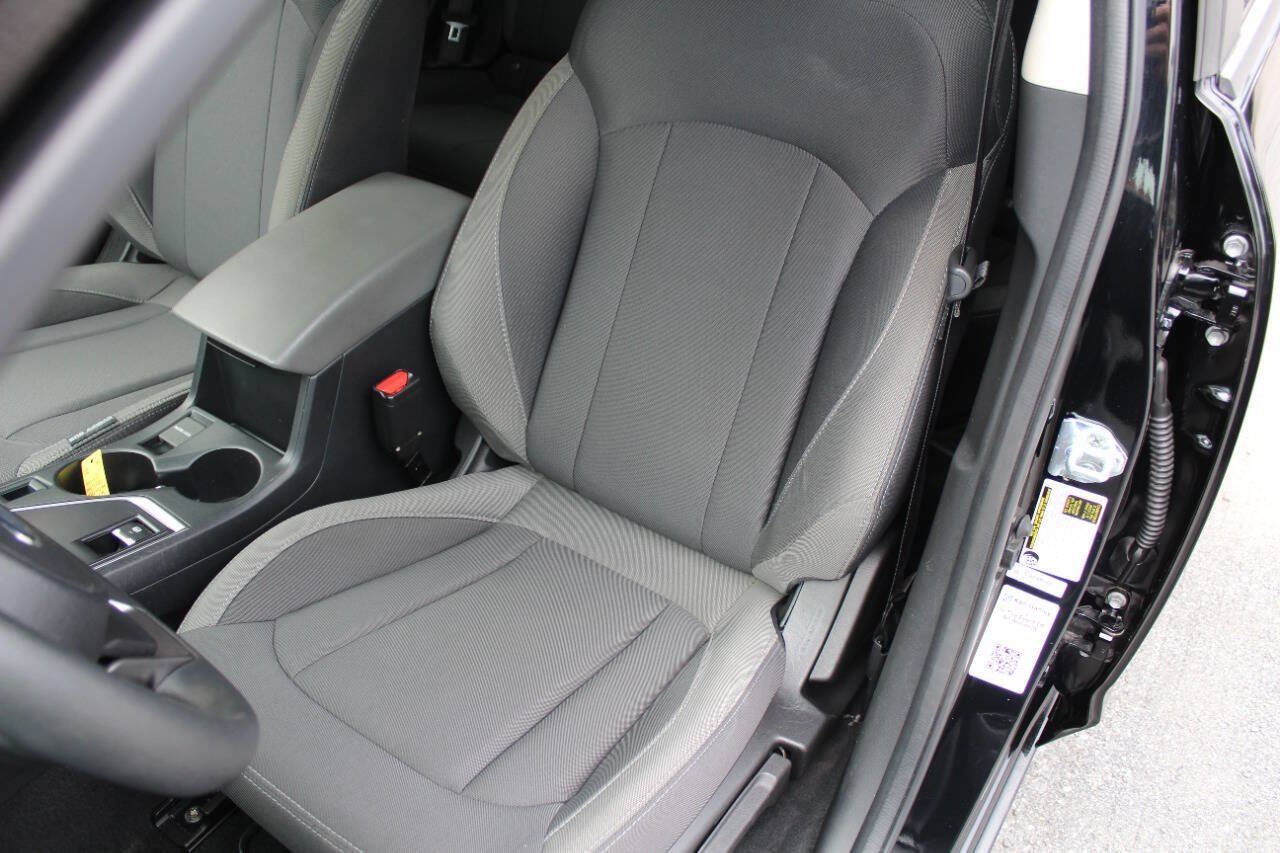 Used 2025 Subaru Impreza 2.0i AWD/4WD image 3