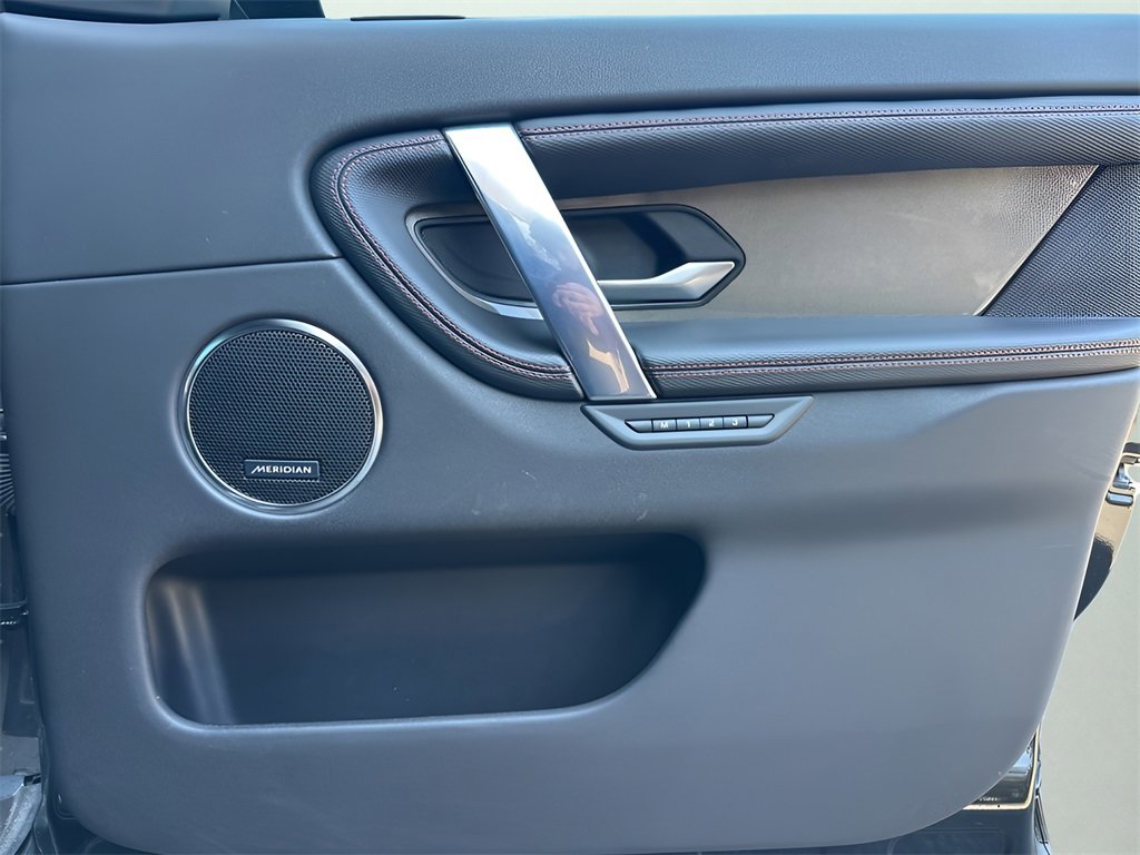 Used 2020 Land Rover Discovery Sport SE R-Dynamic image 17