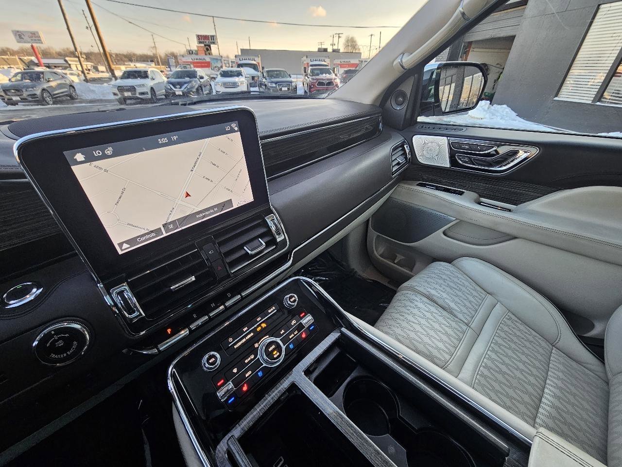 Used 2018 Lincoln Navigator L Black Label w/ Cargo Package image 46