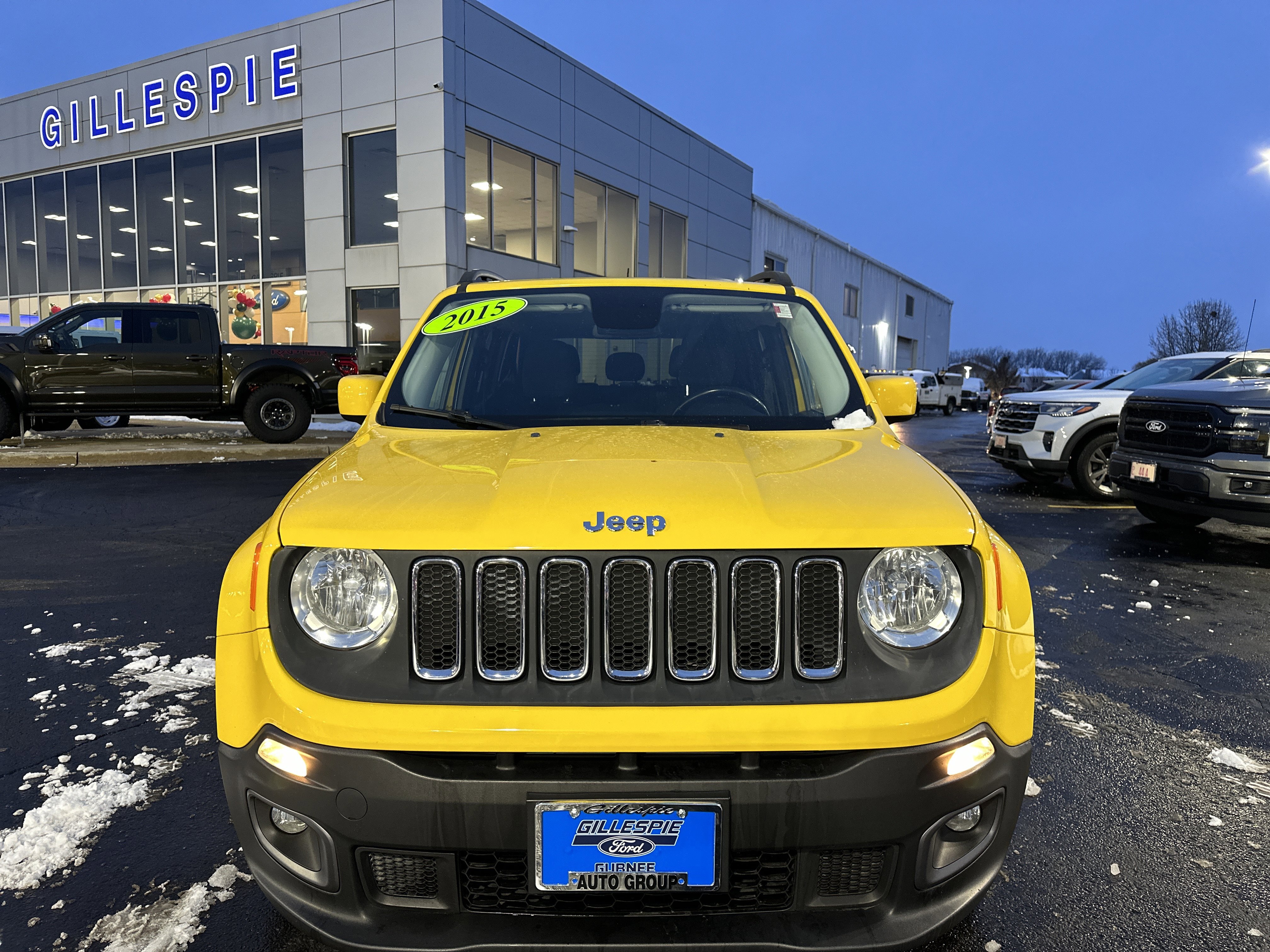 Used 2015 Jeep Renegade Latitude w/ Popular Equipment Group image 9