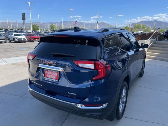 Used 2022 GMC Terrain SLT w/ Infotainment Package II AWD/4WD image 6