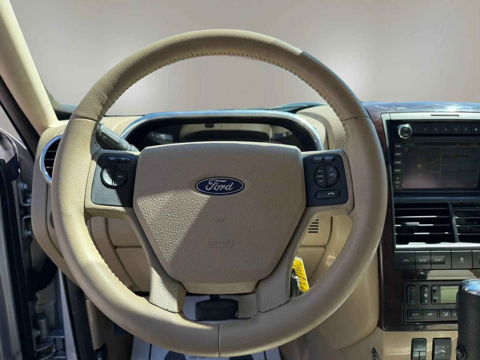 Used 2009 Ford Explorer Limited RWD image 12