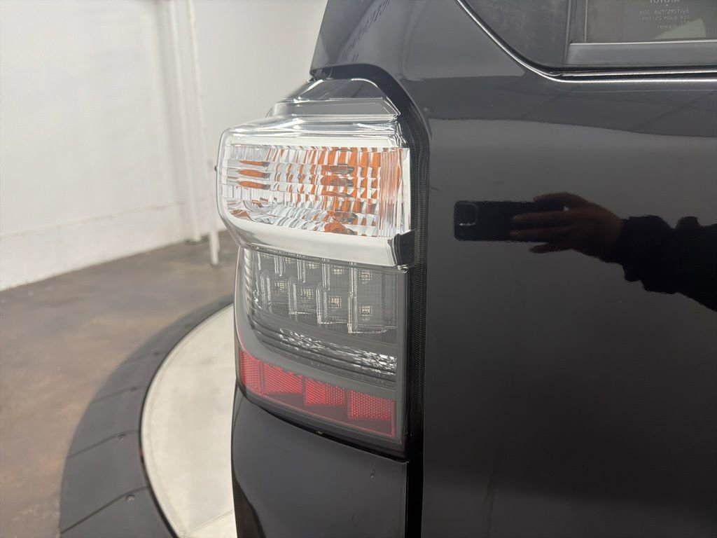 Used 2018 Toyota 4Runner Limited image 12