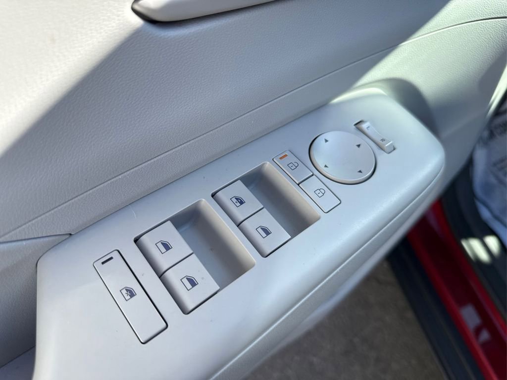 Used 2024 Hyundai Kona SEL image 32