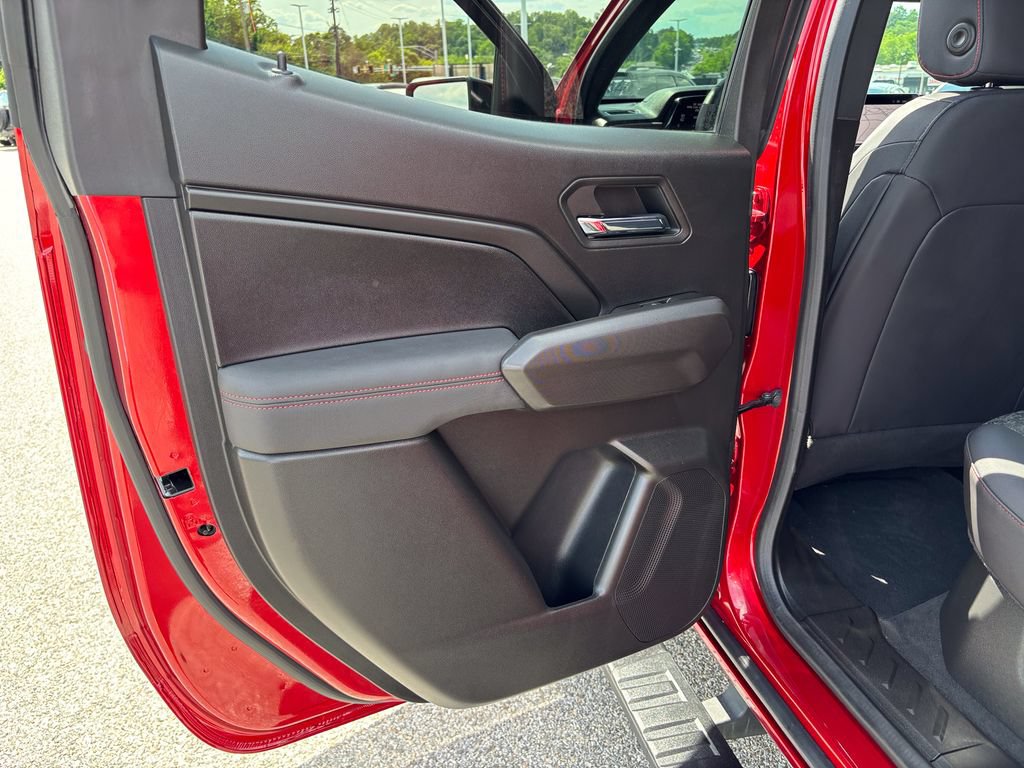 Used 2024 Chevrolet Colorado Z71 w/ Z71 Convenience Package 2 AWD/4WD image 46