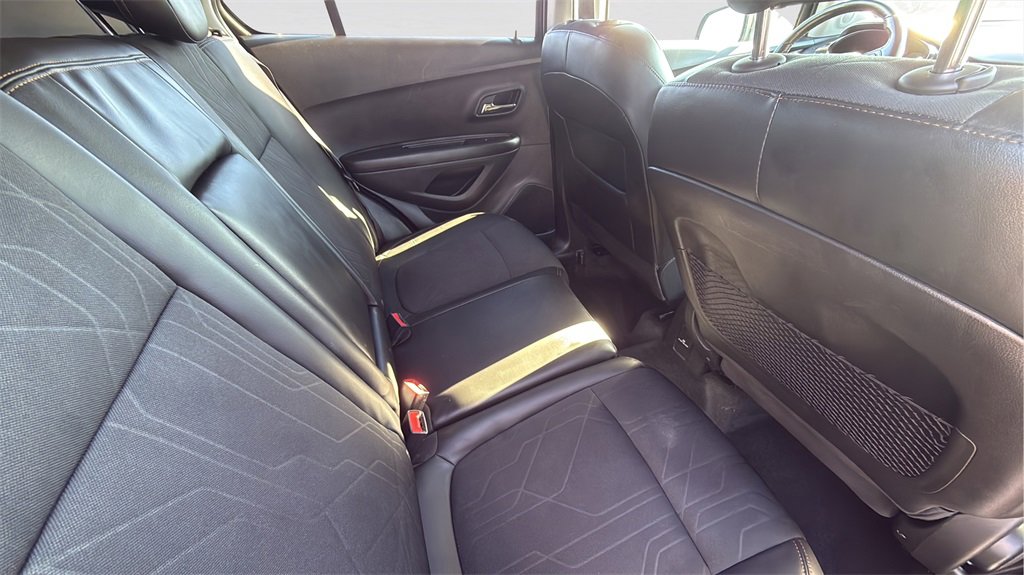 Used 2022 Chevrolet Trax LT w/ Driver Confidence Package image 18