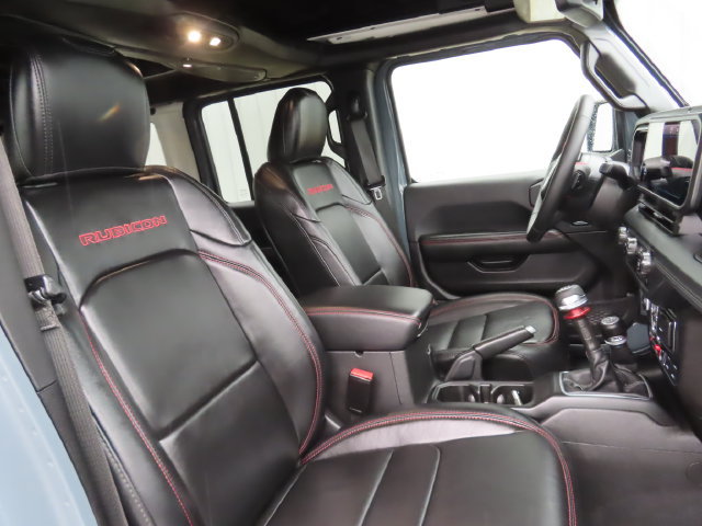 Used 2024 Jeep Wrangler Unlimited Rubicon AWD/4WD image 27