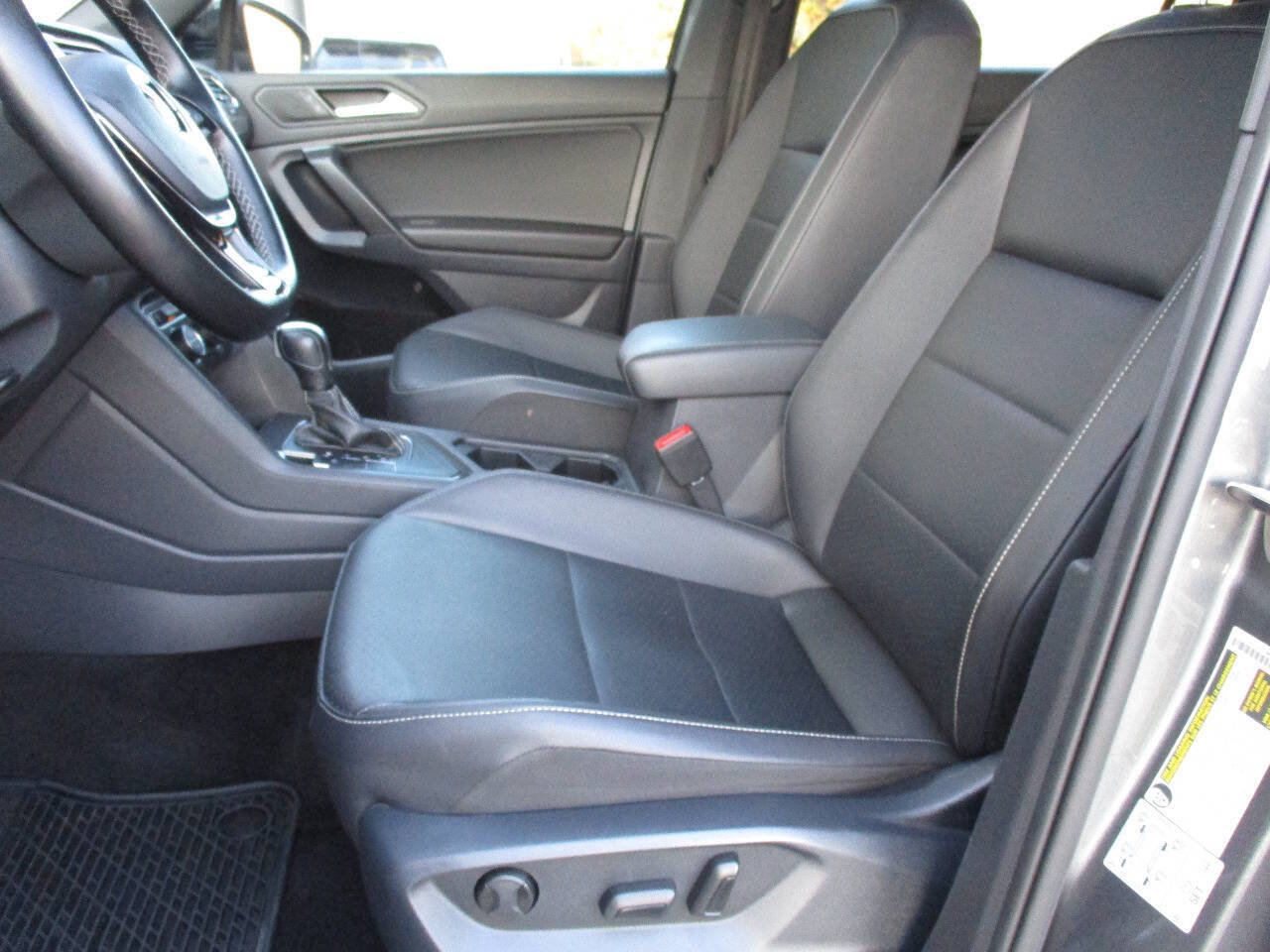 Used 2021 Volkswagen Tiguan SE R-Line FWD image 73