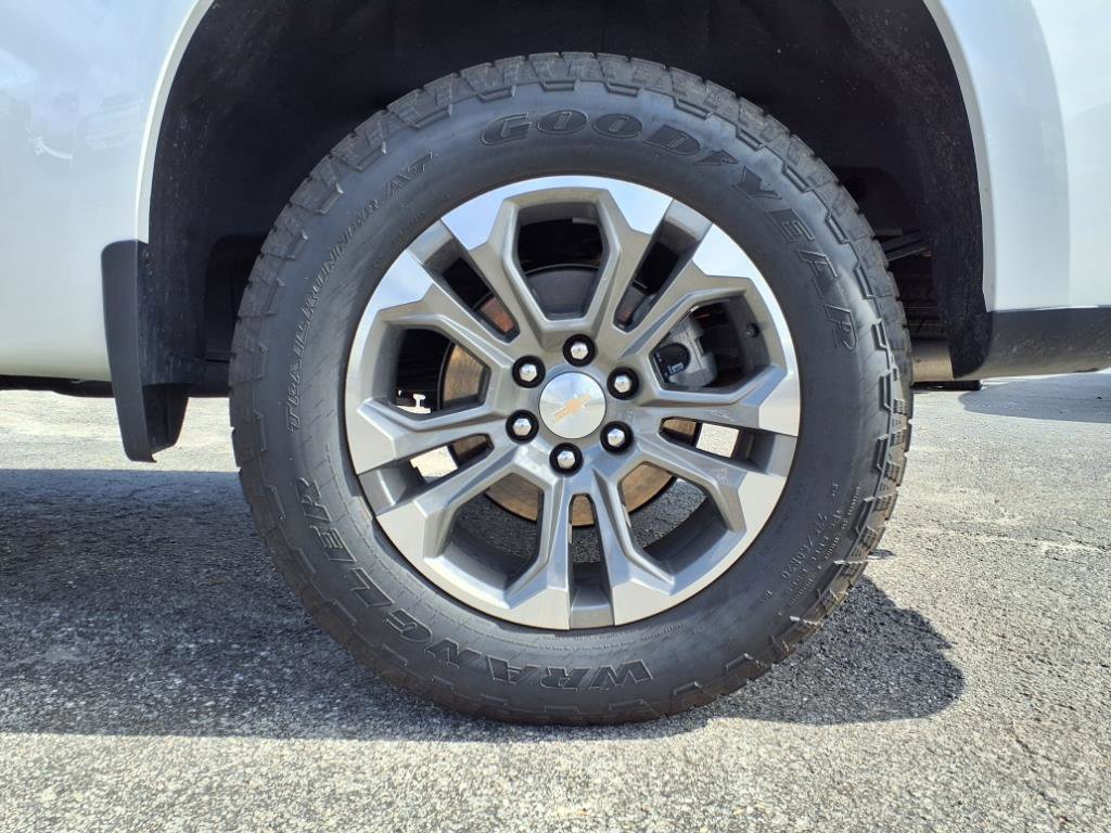 Certified 2024 Chevrolet Silverado 1500 High Country w/ Z71 Off-Road Package image 41