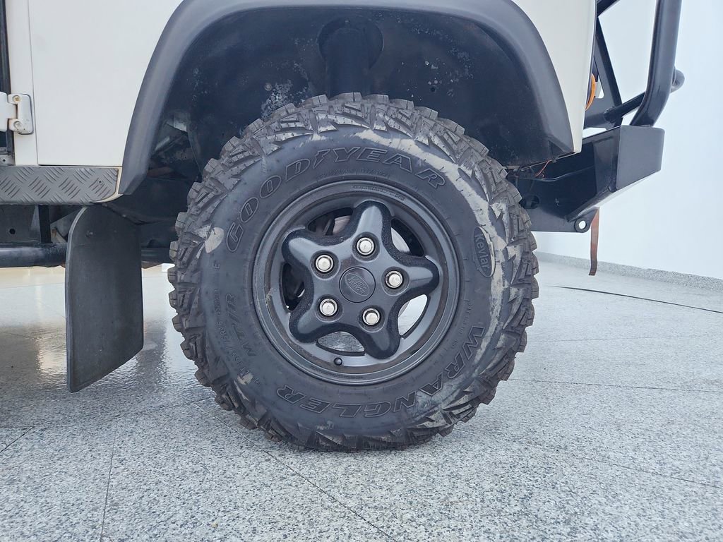 Used 1997 Land Rover Defender 90 image 22