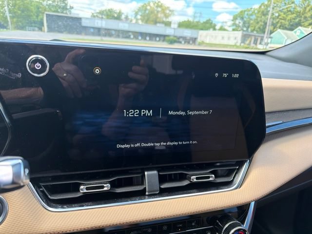 Used 2025 Chevrolet Equinox ACTIV w/ Safety and Technology Package AWD/4WD image 7