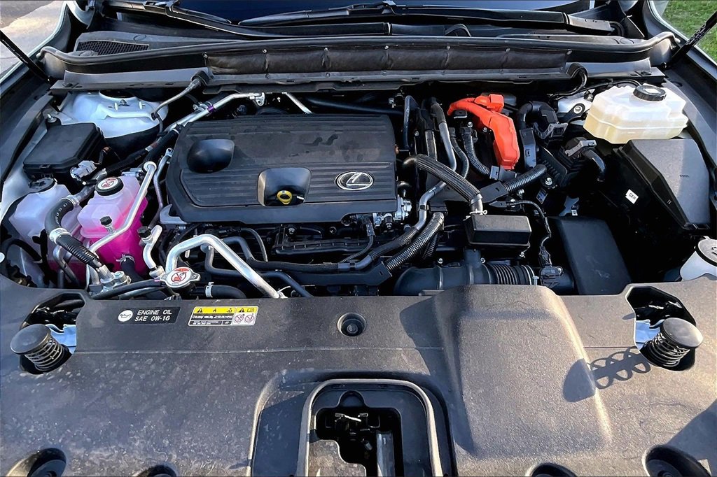 Used 2024 Lexus RX 450h AWD w/ Luxury Package image 31