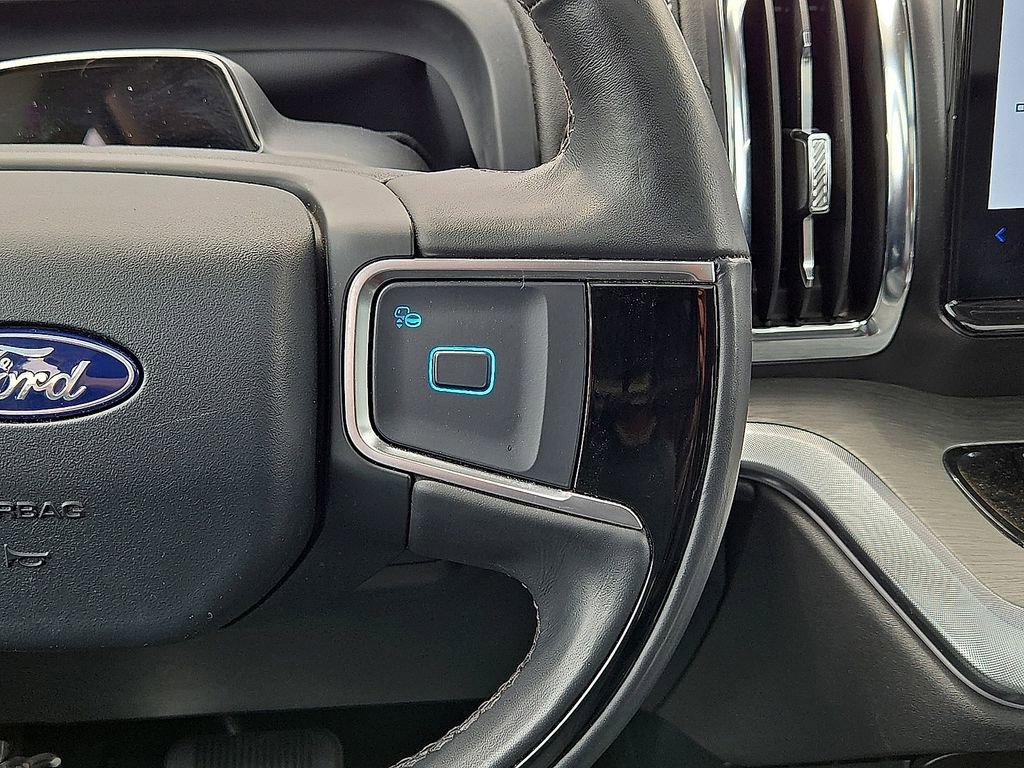 Used 2025 Ford Expedition Max Platinum AWD/4WD image 19