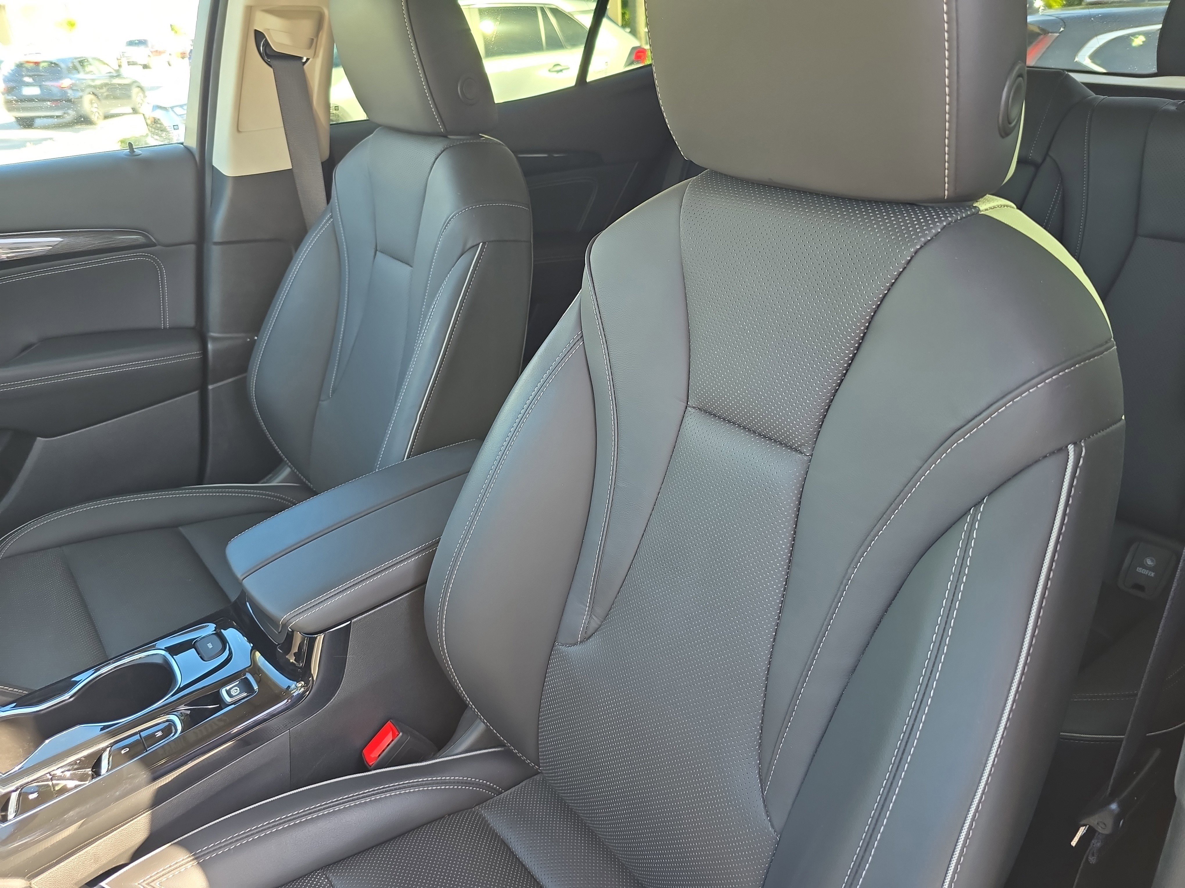 Used 2023 Buick Envision Essence image 21