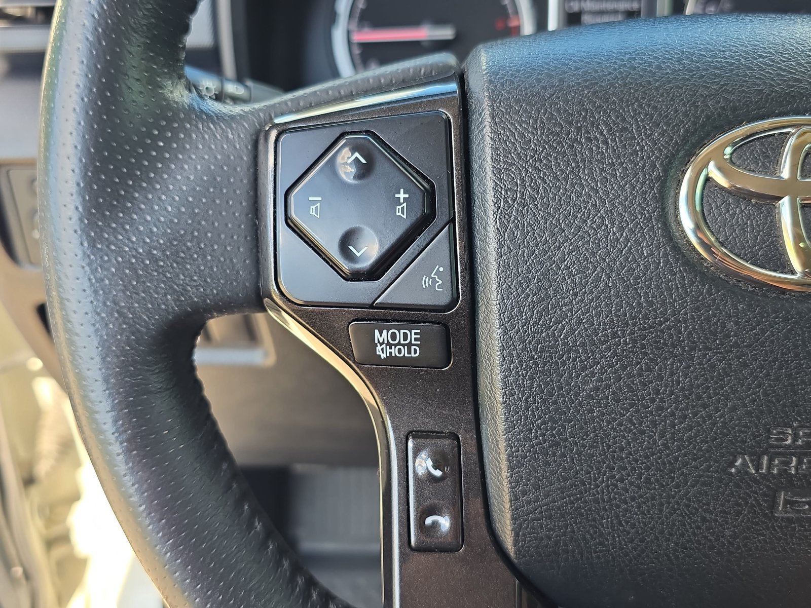 Used 2020 Toyota 4Runner Venture w/ Moonroof Package AWD/4WD image 14