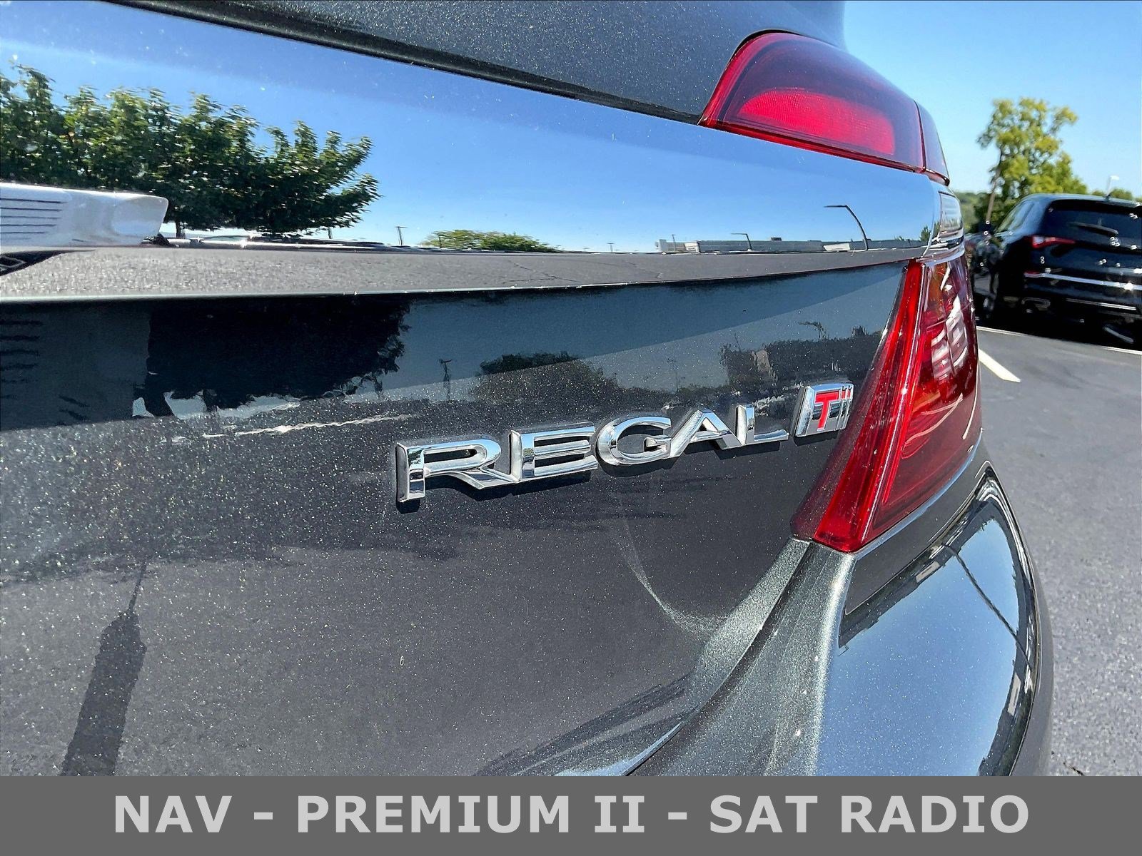 Used 2017 Buick Regal Premium w/ Driver Confidence Package #1 FWD image 24