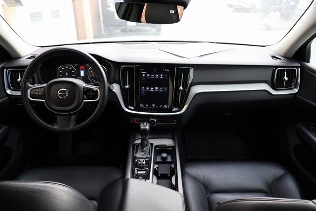 Used 2021 Volvo V60 T5 Cross Country w/ Climate Package image 40