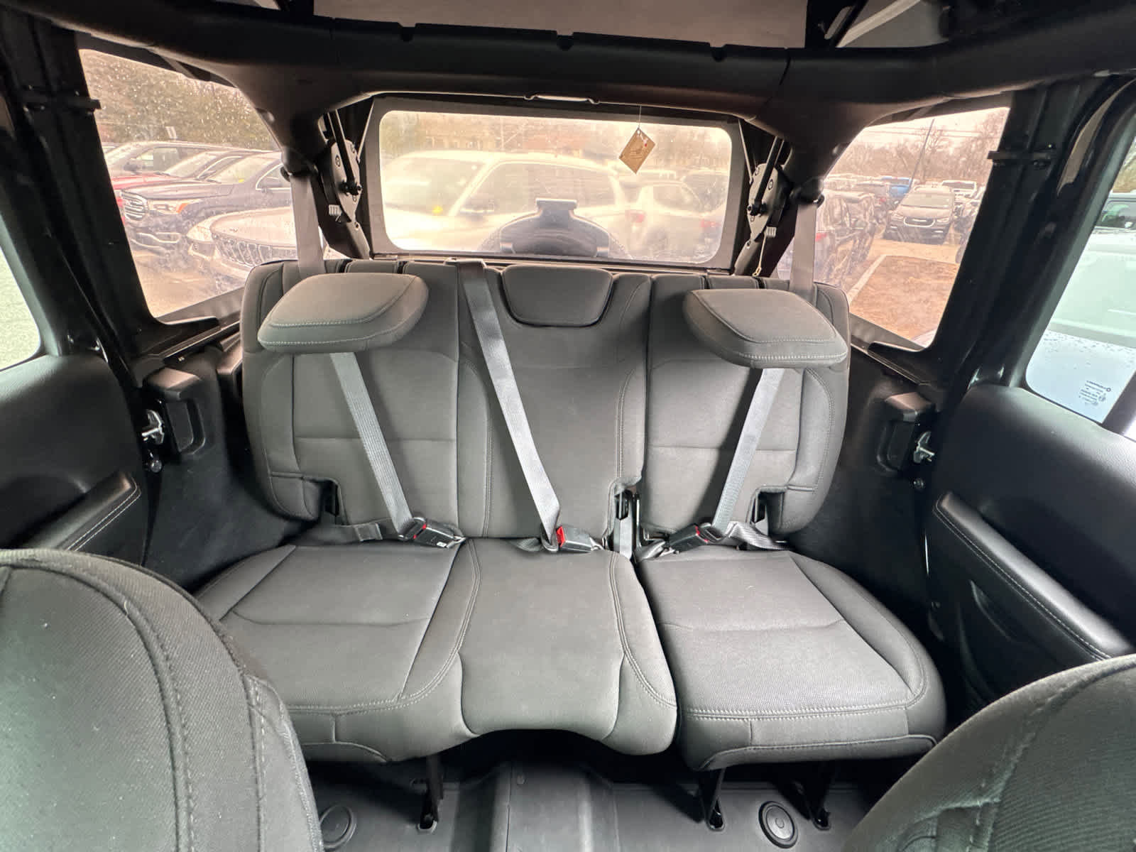 Used 2022 Jeep Wrangler Unlimited Sahara AWD/4WD image 24