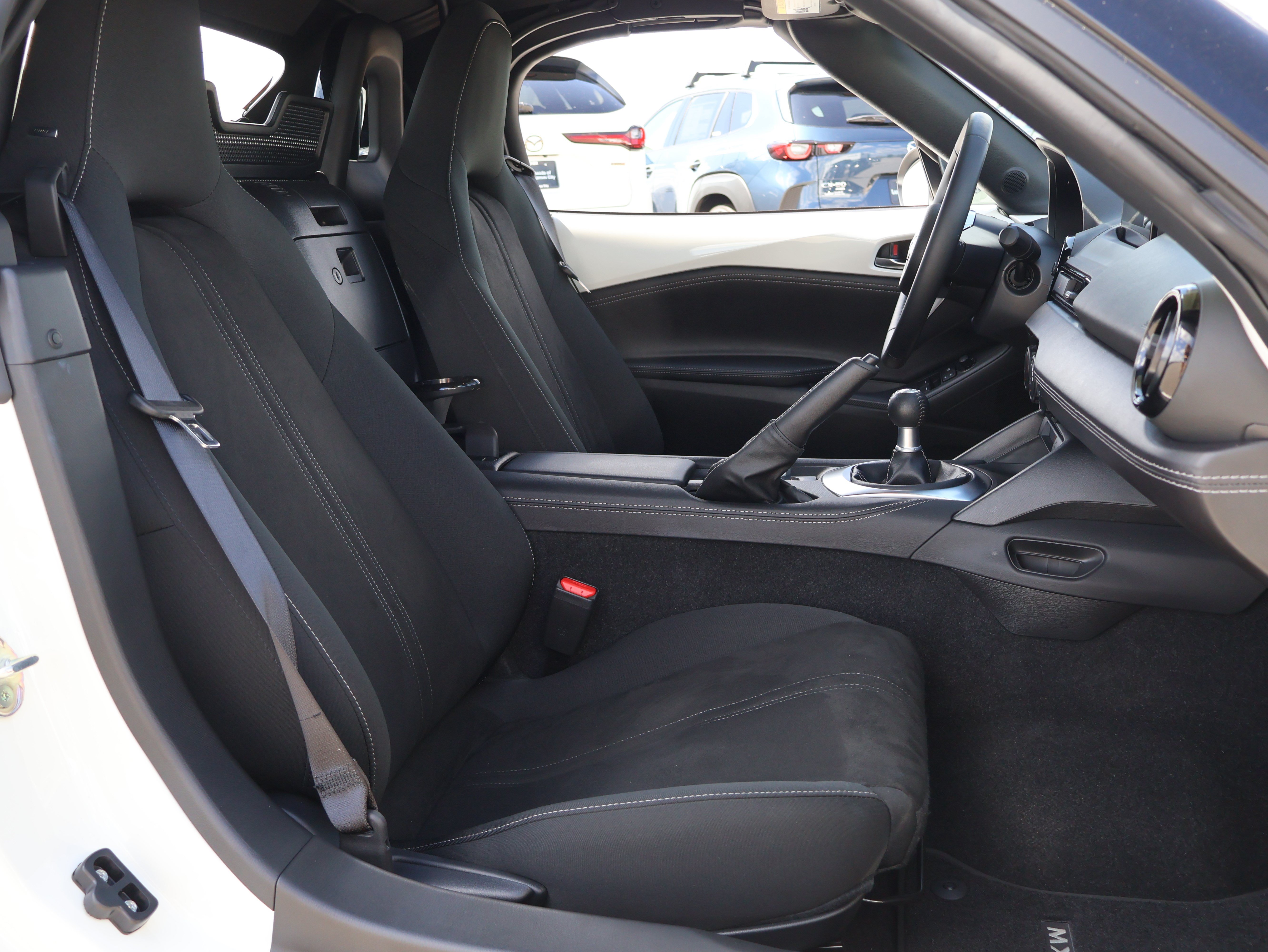 Certified 2025 MAZDA MX-5 Miata Club RWD image 8