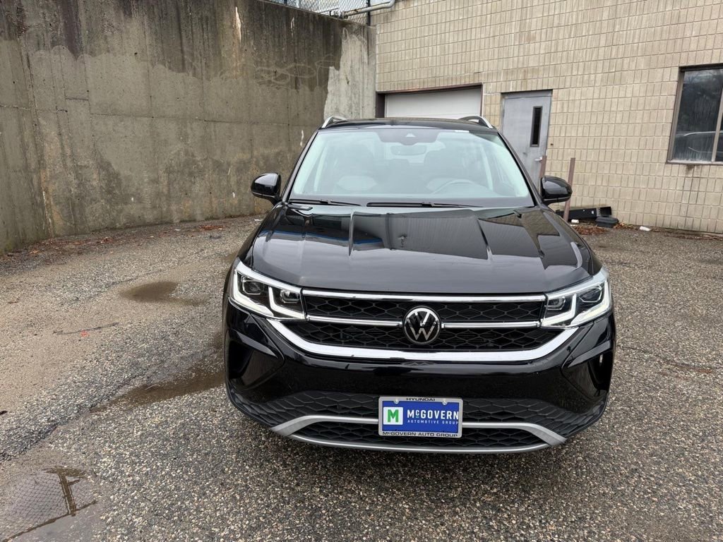 Used 2023 Volkswagen Taos SEL image 9