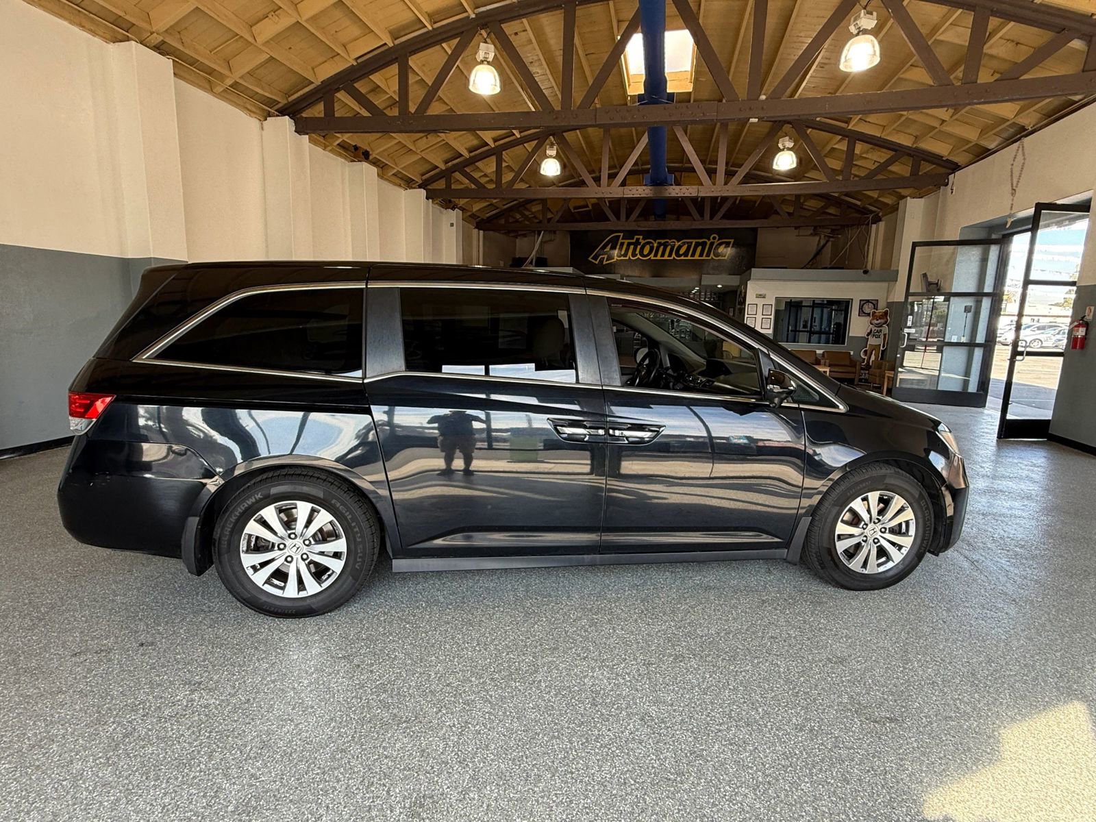 Used 2016 Honda Odyssey SE image 8