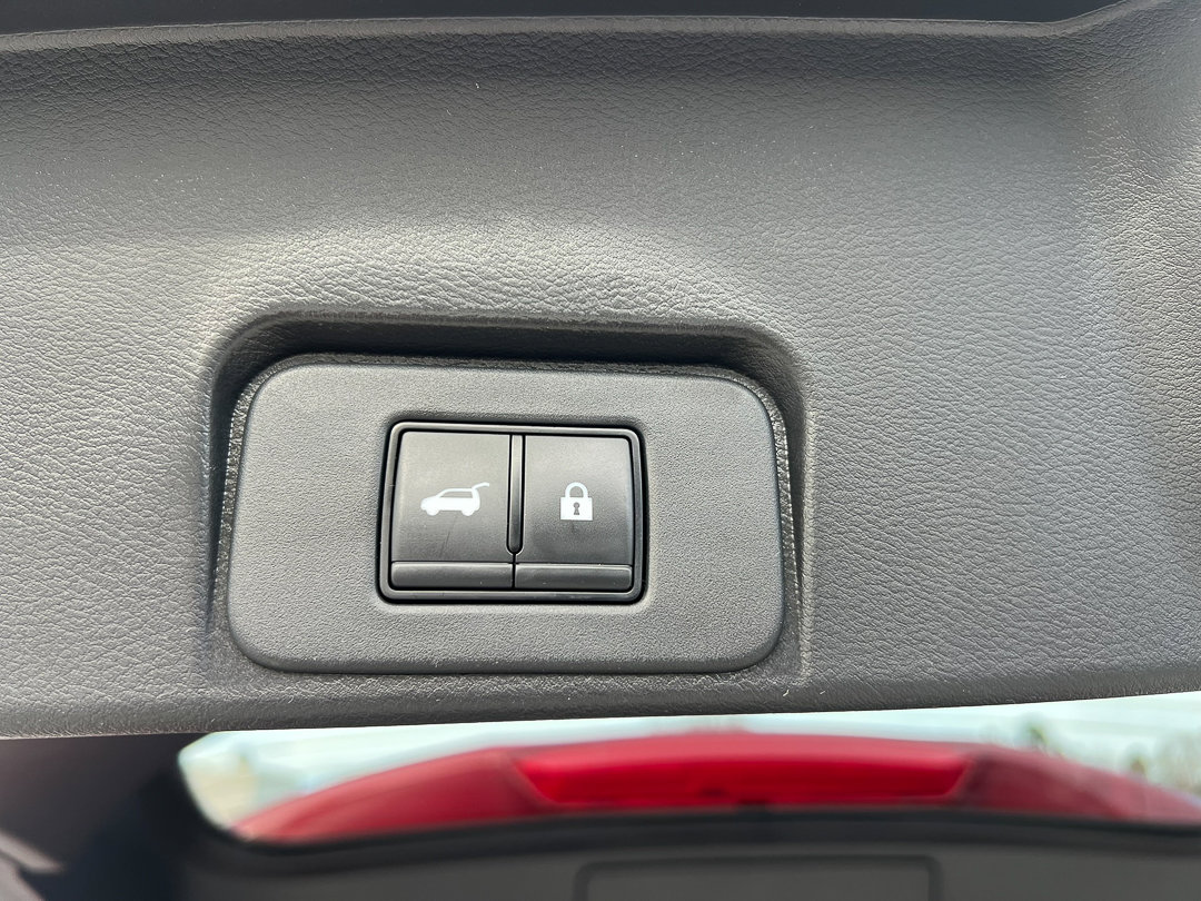 Used 2023 Nissan Rogue SL w/ SL Premium Package image 6