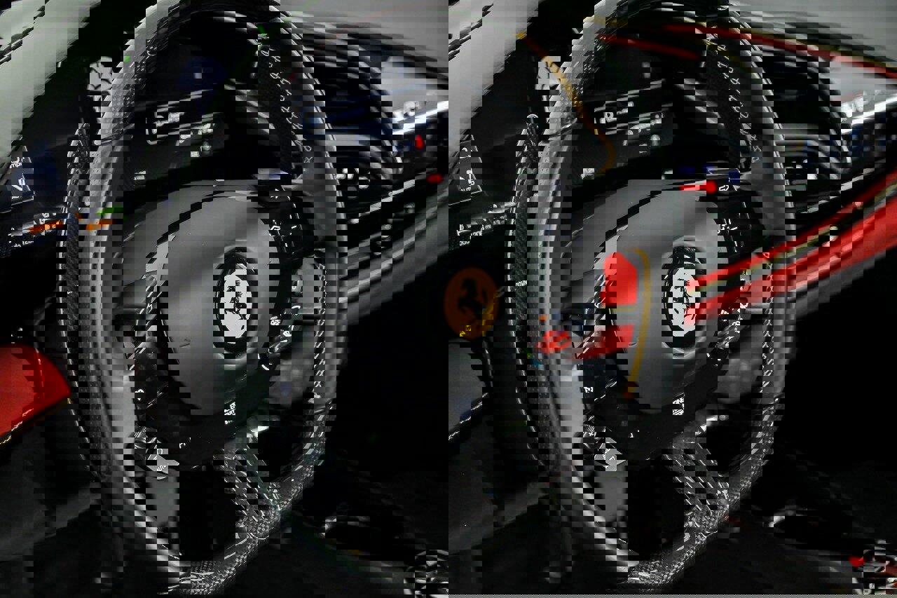 Used 2022 Ferrari SF90 Spider image 33