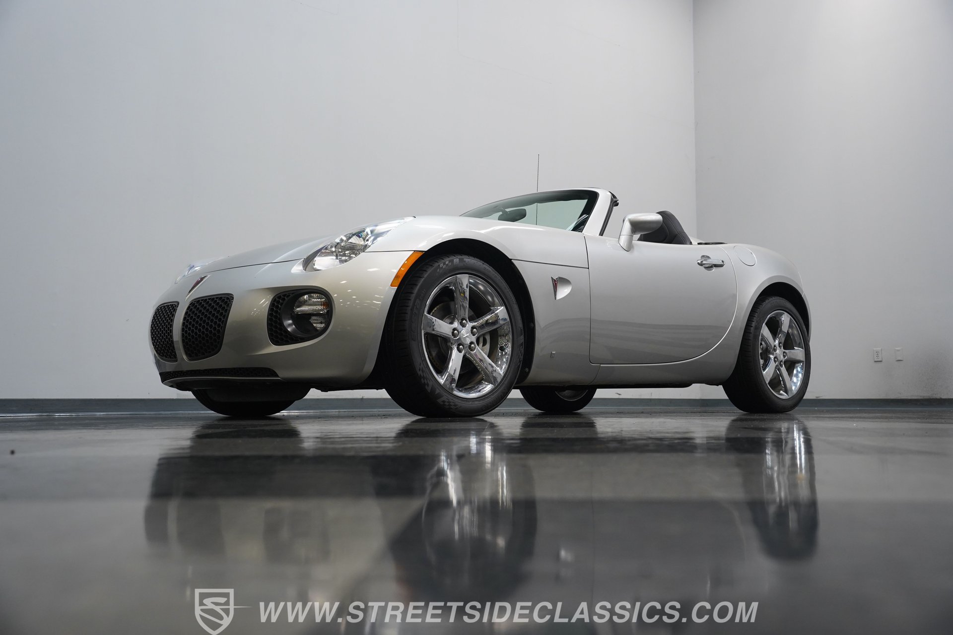Used 2007 Pontiac Solstice GXP w/ Premium Package RWD image 21