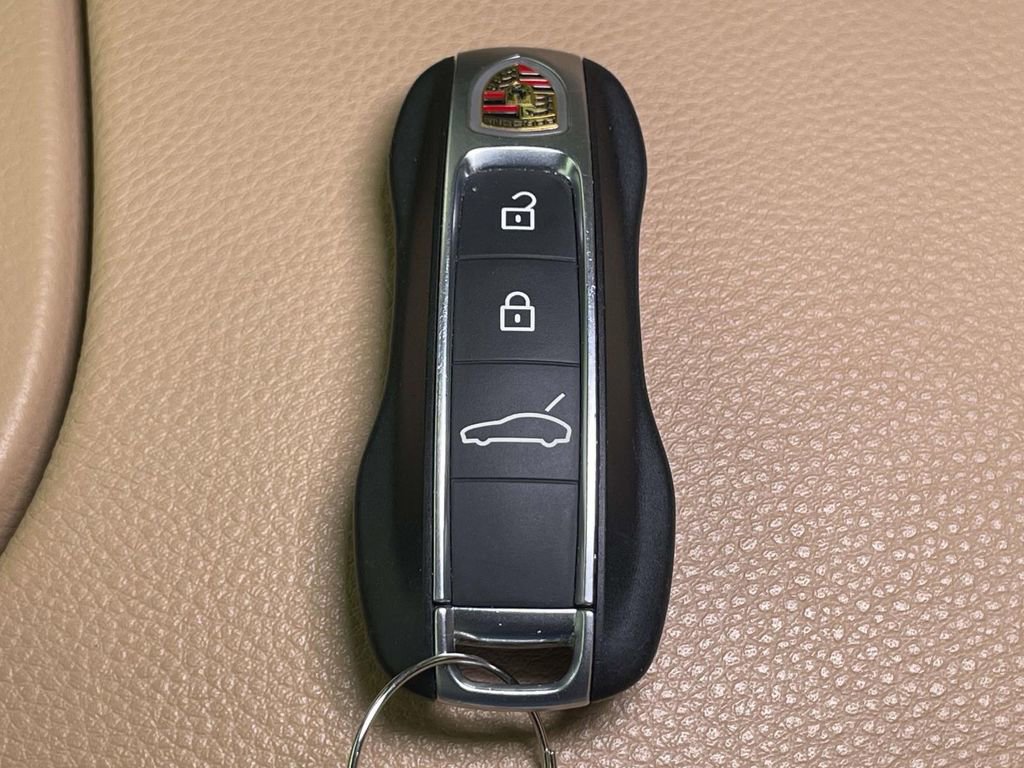 Certified 2022 Porsche Panamera 4 Platinum Edition AWD/4WD image 44