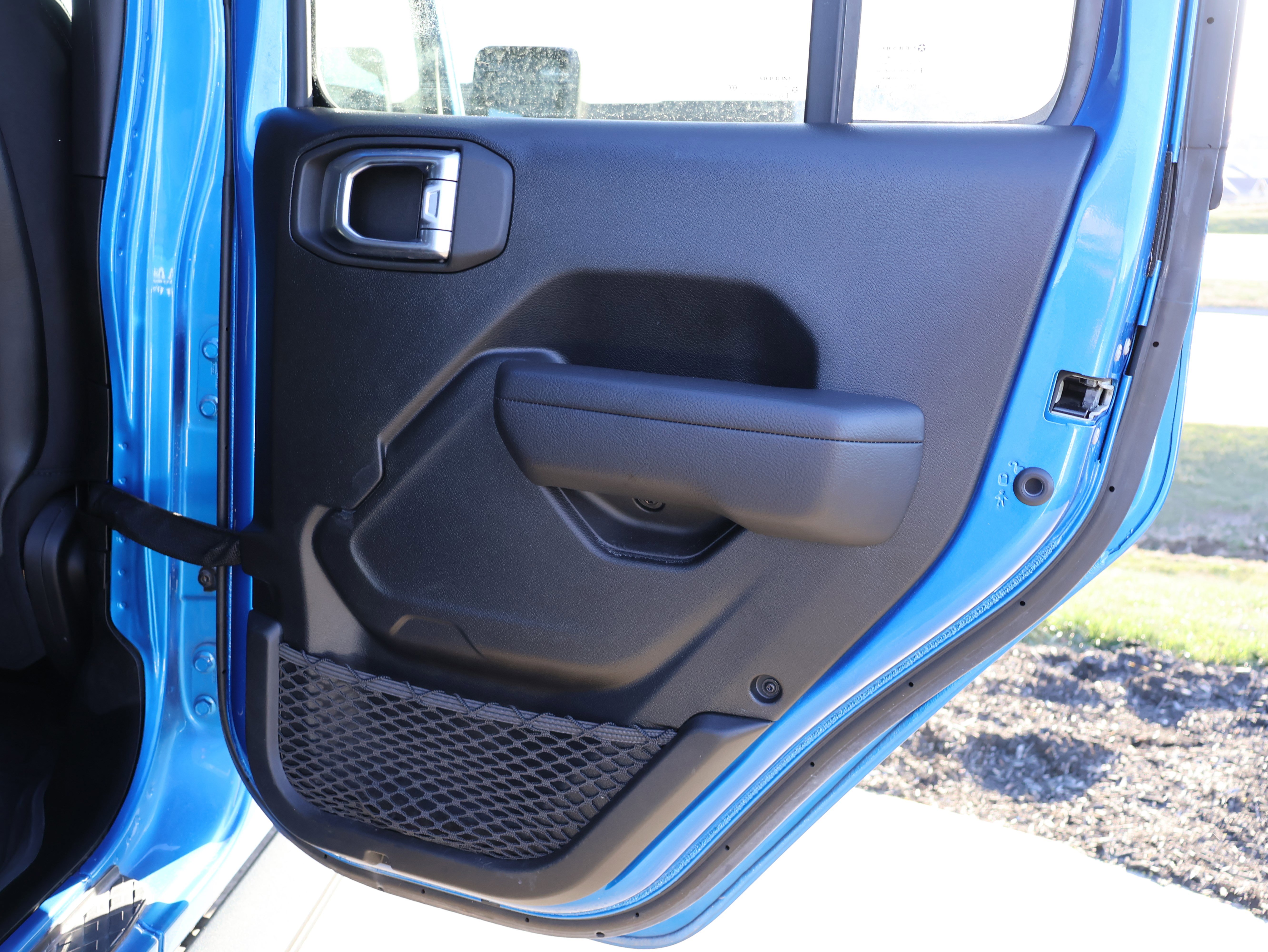 Used 2024 Jeep Gladiator Mojave w/ Technology Group image 14