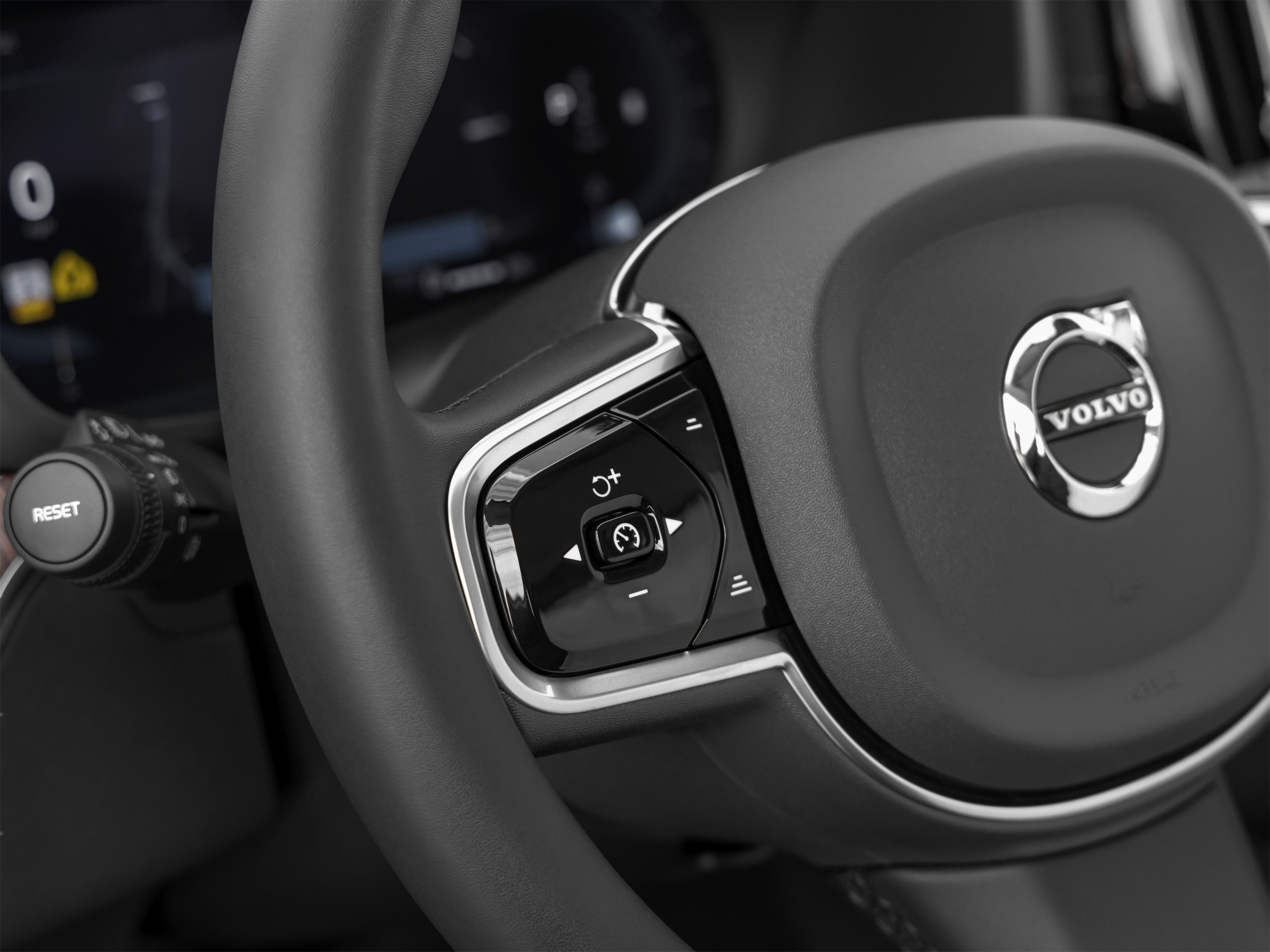 Used 2023 Volvo XC60 B5 Ultimate w/ Climate Package FWD image 43