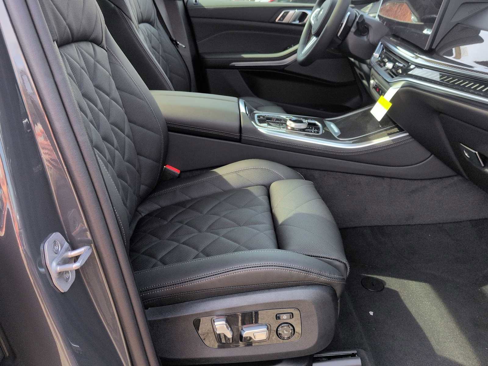 New 2026 BMW X5 M60i image 23