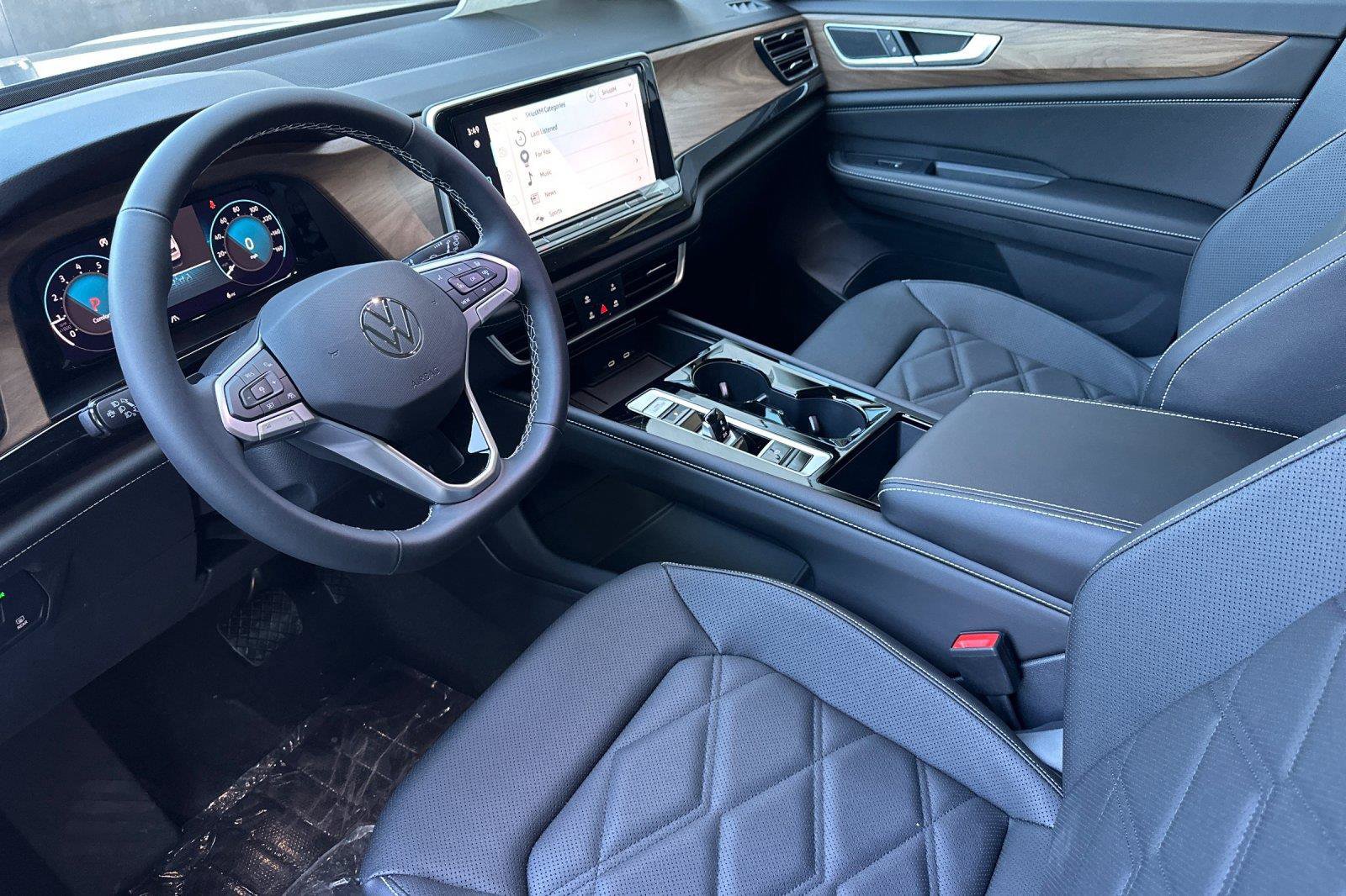 New 2026 Volkswagen Atlas SE FWD image 9