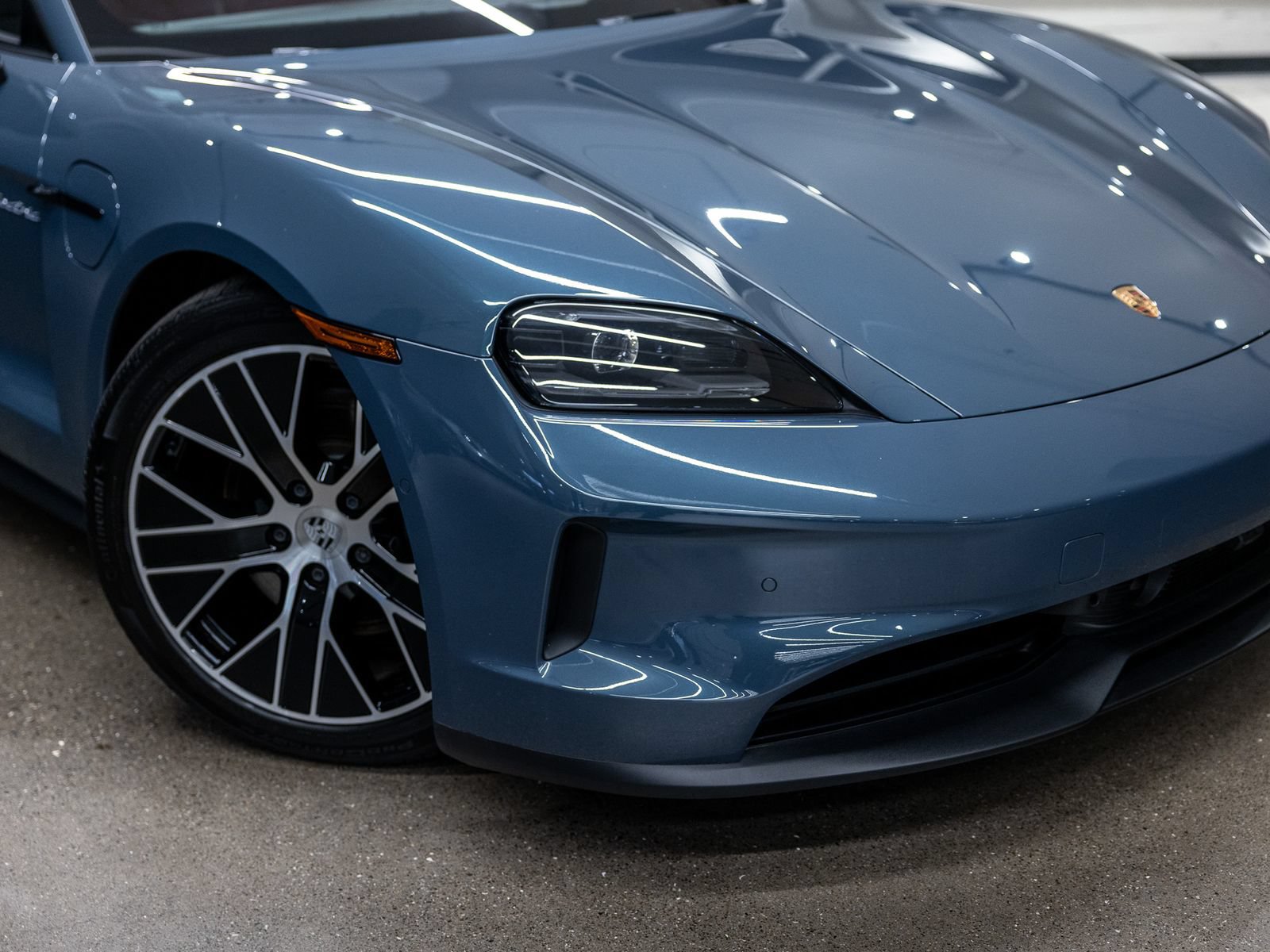 New 2025 Porsche Taycan AWD/4WD image 17