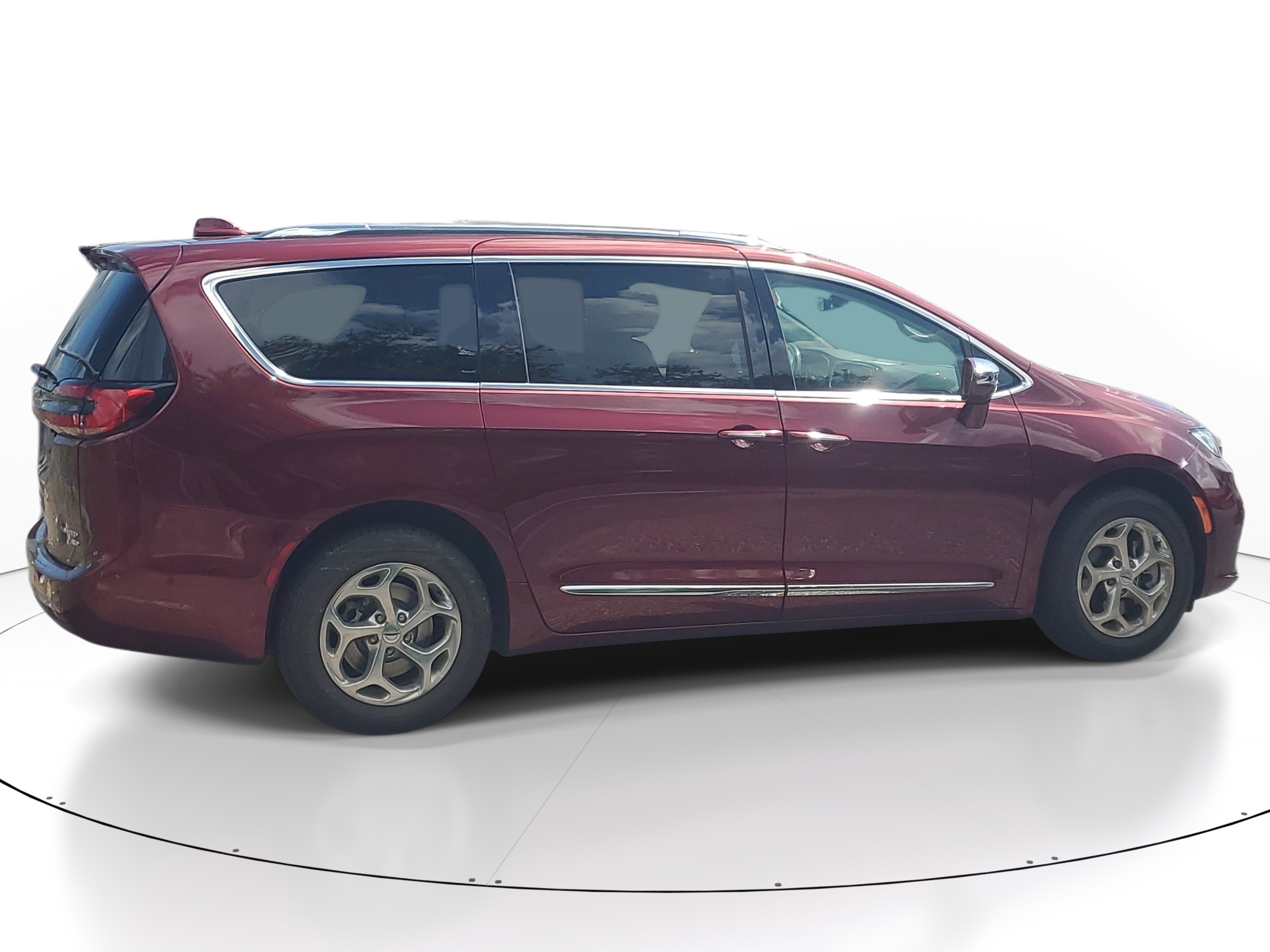 Used 2021 Chrysler Pacifica Limited w/ Premium & Safety Sphere Group AWD/4WD image 5