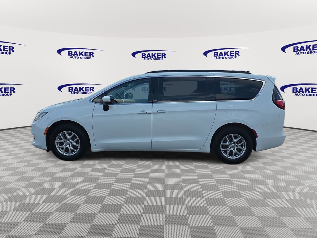 Used 2021 Chrysler Voyager Lxi image 3