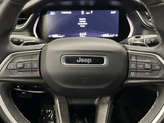 Used 2025 Jeep Grand Cherokee L Limited w/ Luxury Tech Group II AWD/4WD image 17