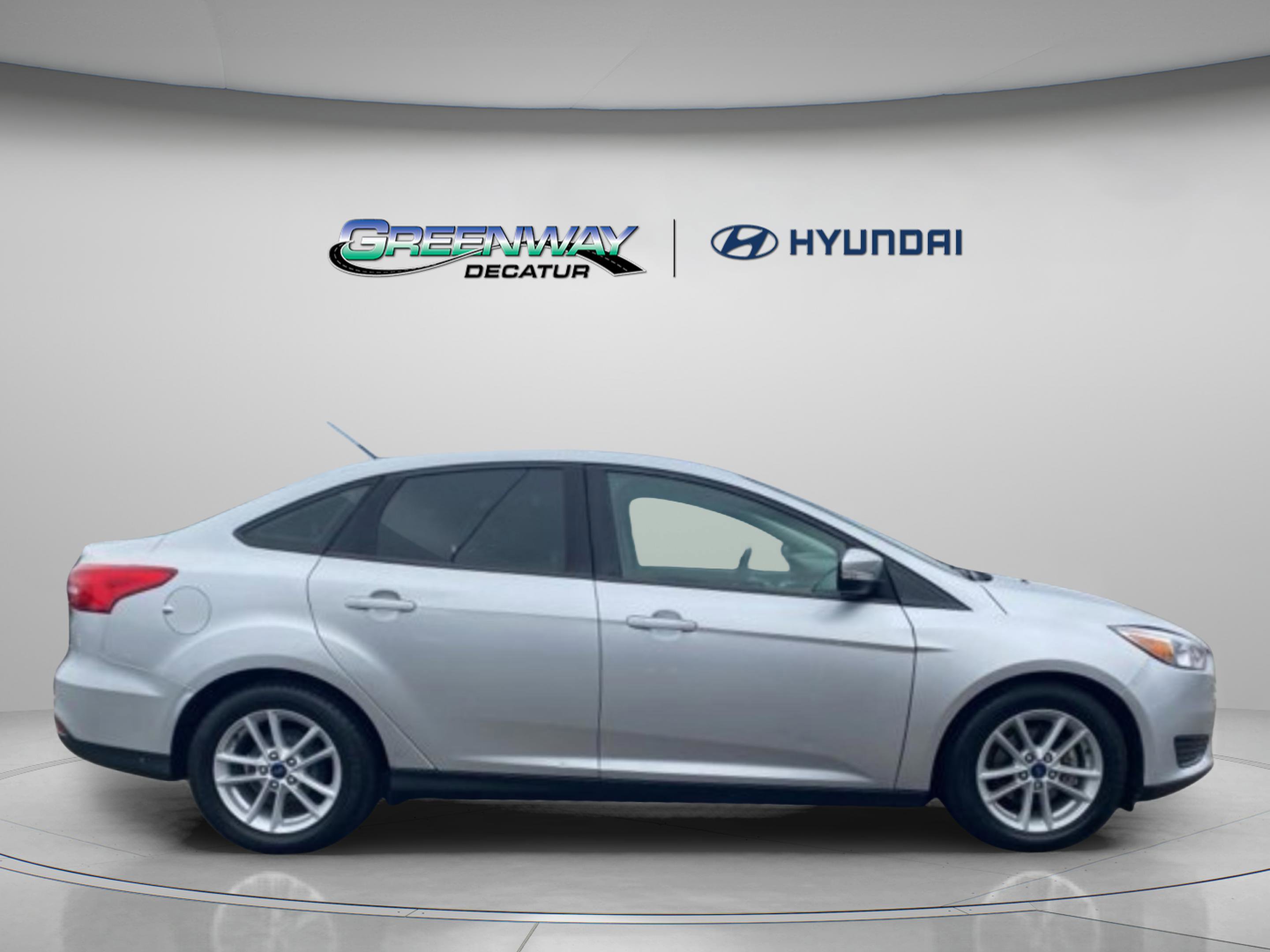 Used 2017 Ford Focus SE image 9