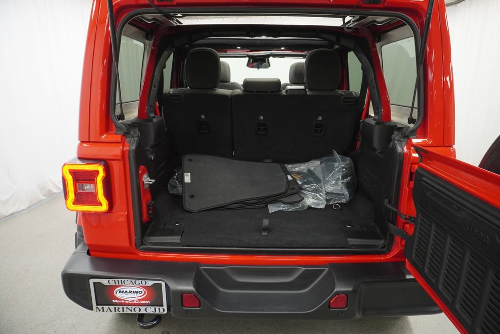 Certified 2025 Jeep Wrangler Unlimited Sahara w/ Safety Group AWD/4WD image 40