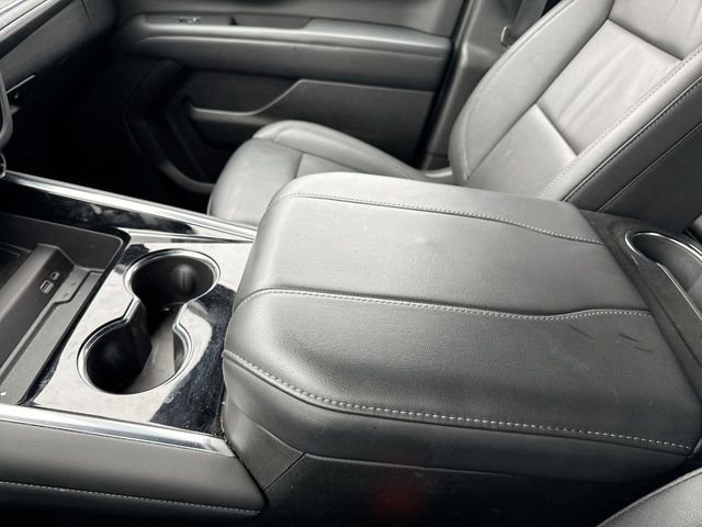 Used 2025 Chevrolet Suburban Z71 AWD/4WD image 21