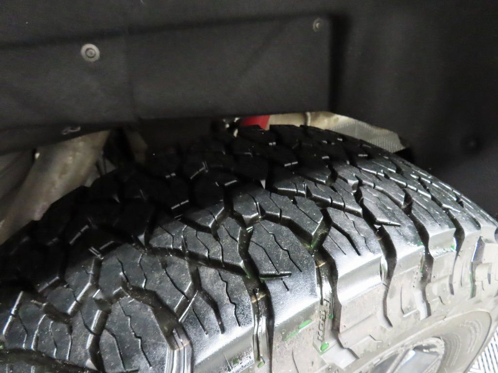 Used 2025 GMC Sierra 2500 AT4 w/ AT4 Premium Plus Package image 39