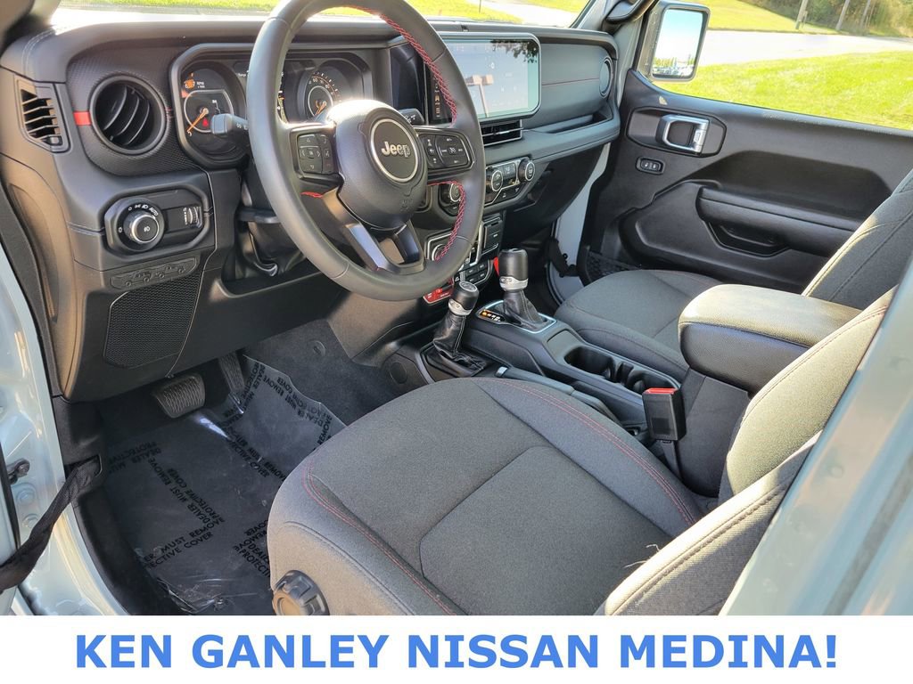 Used 2024 Jeep Wrangler Unlimited Rubicon image 25