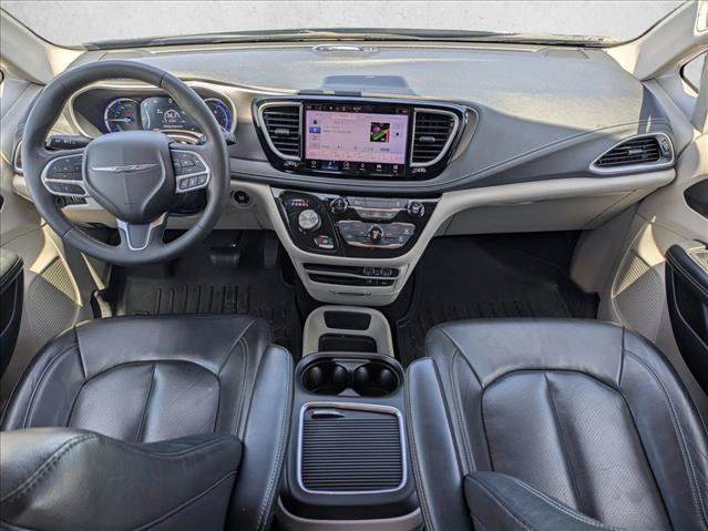 Used 2022 Chrysler Pacifica Touring-L FWD image 17