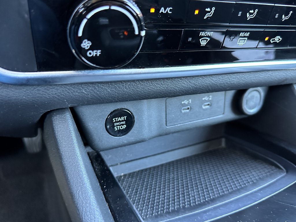 Used 2024 Nissan Rogue S FWD image 30