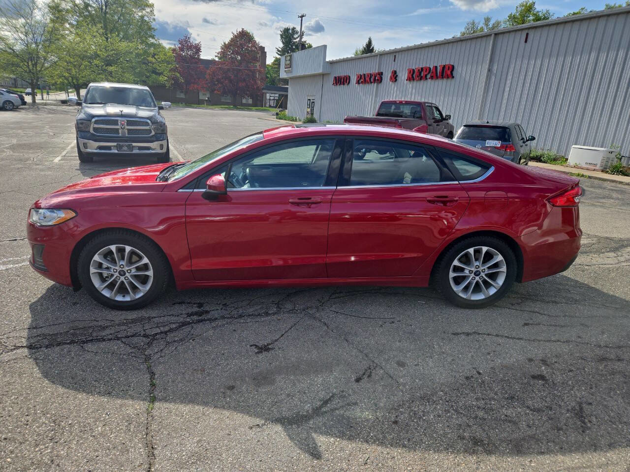 Used 2020 Ford Fusion SE FWD image 5