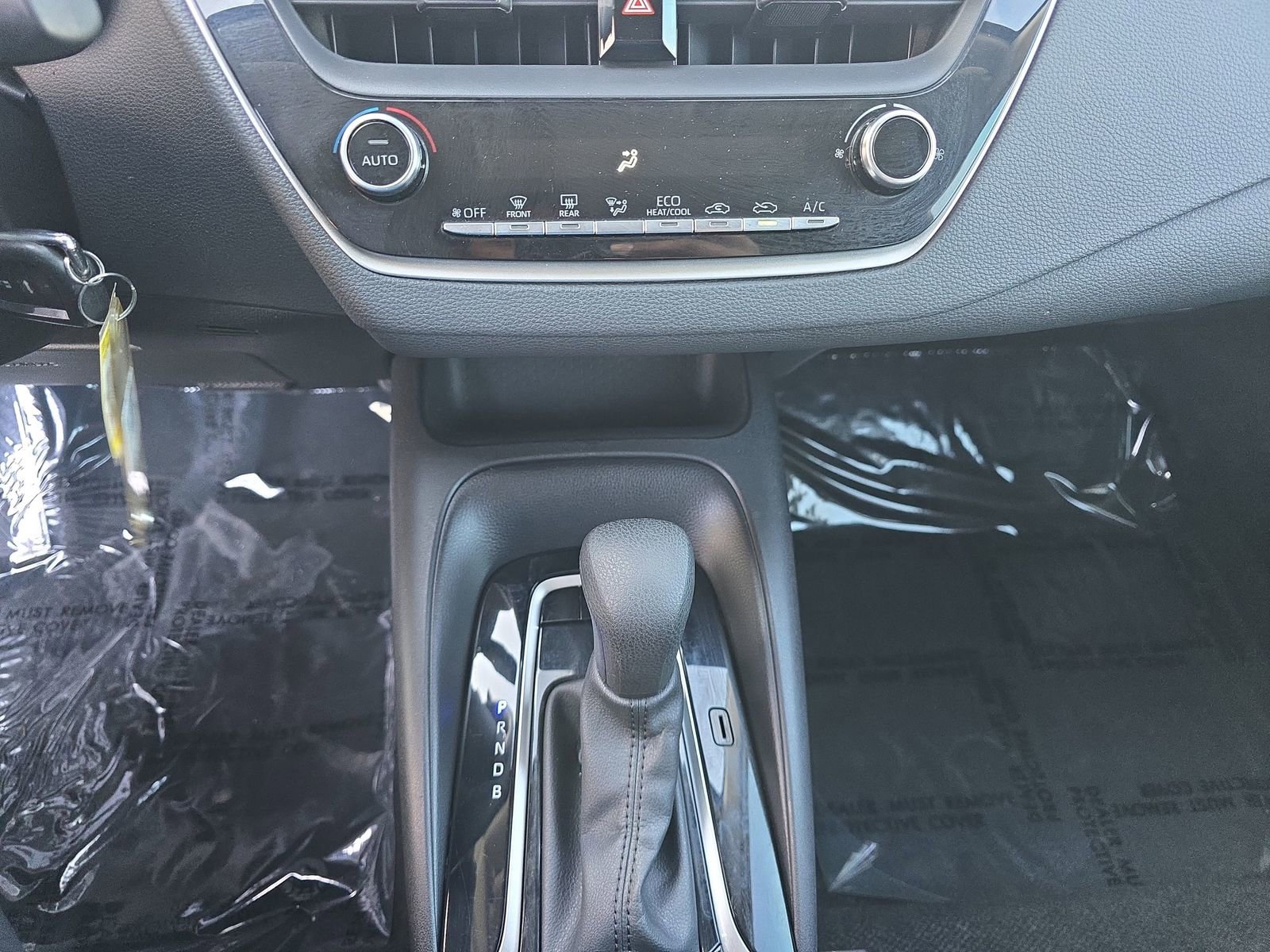 Used 2022 Toyota Corolla LE image 30