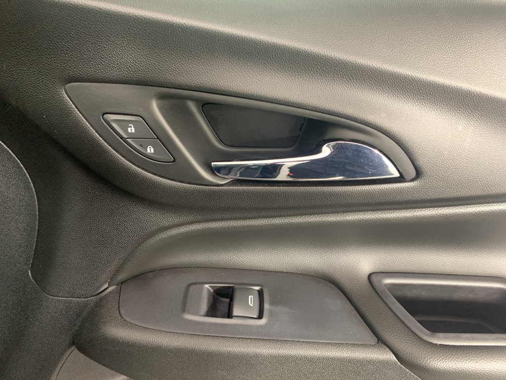 Used 2019 Chevrolet Equinox LT FWD image 39