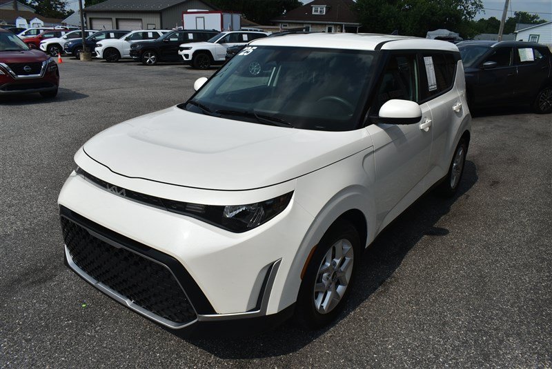 Used 2025 Kia Soul LX w/ LX Technology Package FWD image 7